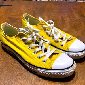 Yellow Converse Women’s Size 9